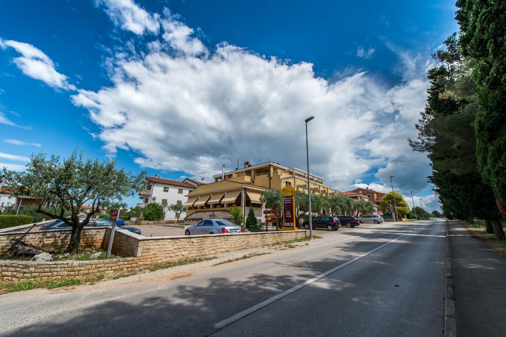 Vilola Acomodação com café da manhã Zambratija  Exterior foto